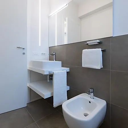 Valeria By Wonderful Italy Sirmione